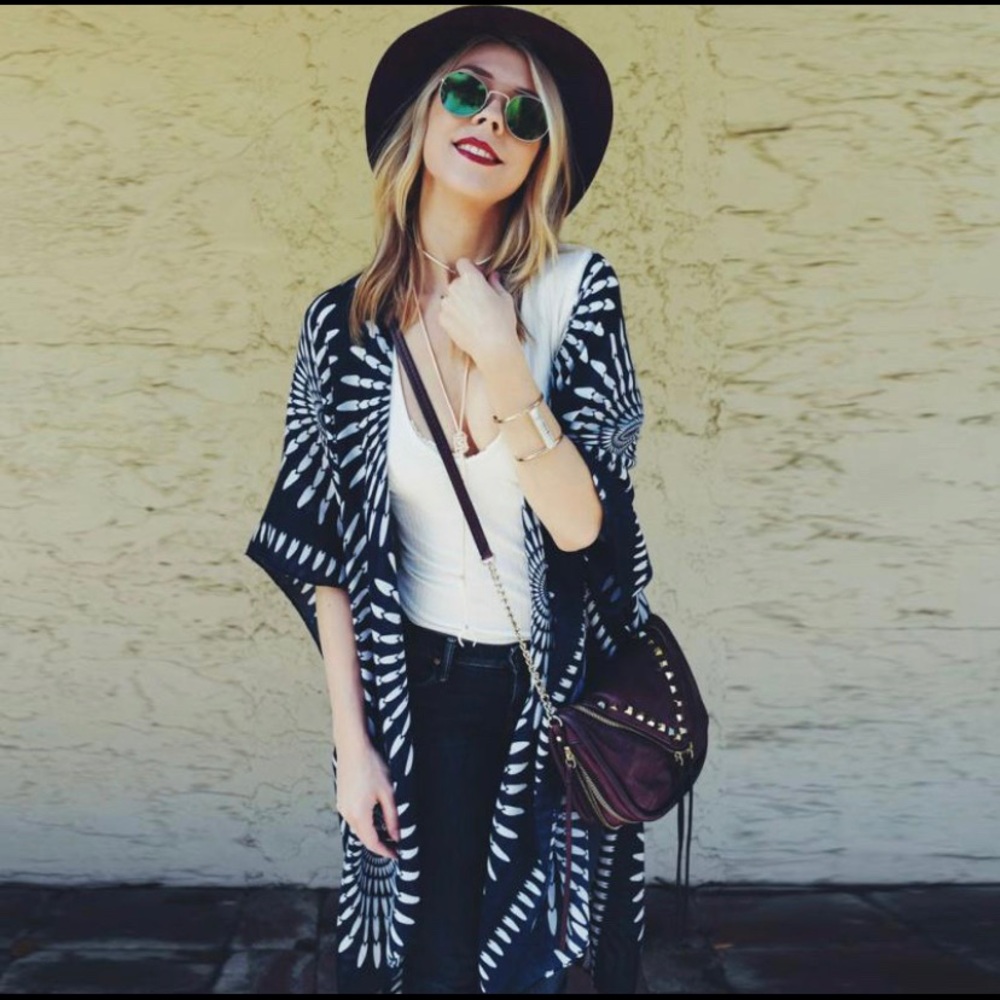 Floral Print Loose Kimono - Picture 2 of 5